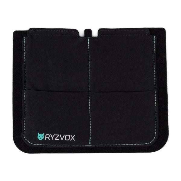 RYZVOX Stretch Pocket M seen from the front, twin stretch compartments with the brand label