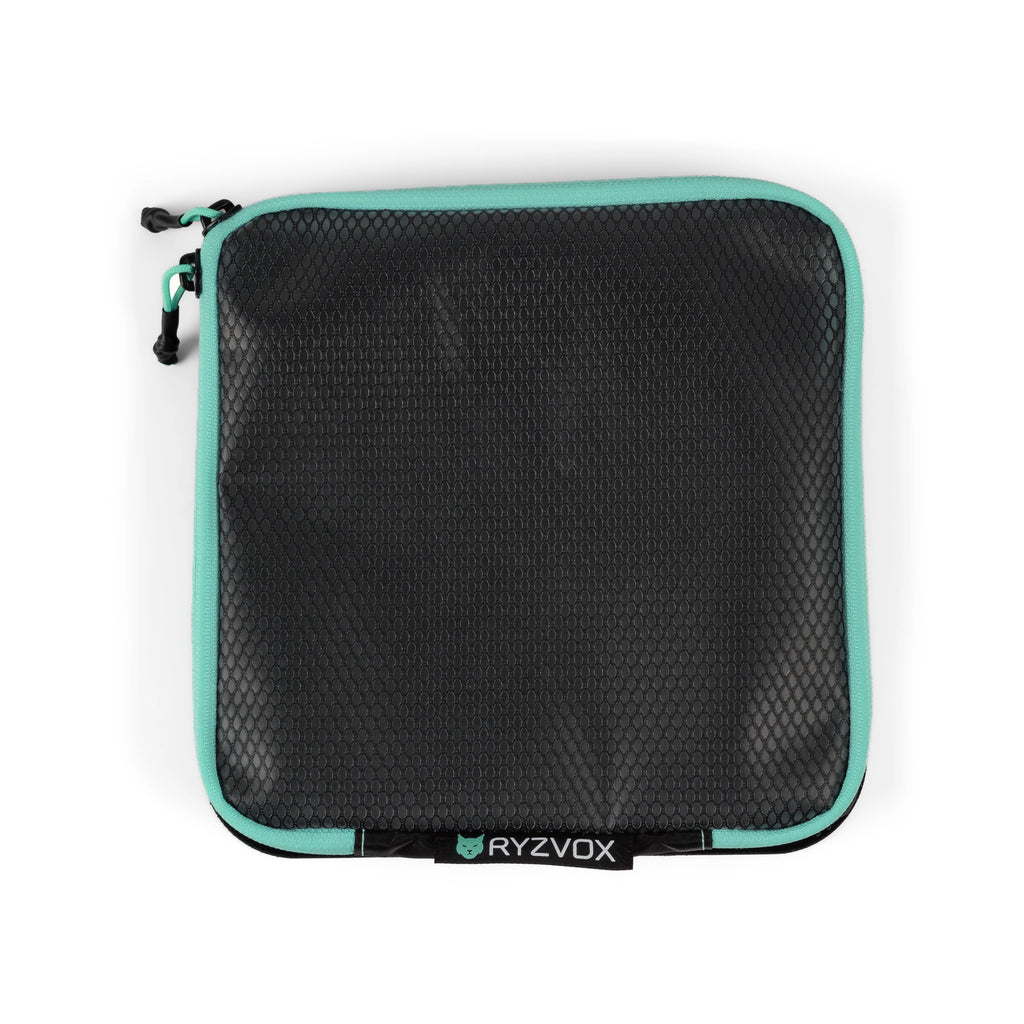 RYZVOX Mesh Pouch L seen from the front, mesh panel with the mint zip and brand label