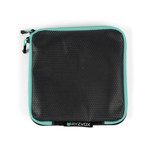 RYZVOX Mesh Pouch L seen from the front, mesh panel with the mint zip and brand label